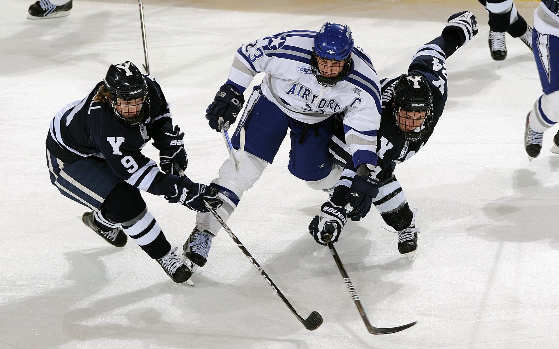 KAIYUNAPP-《英雄联盟》新版本上线平衡改动引发讨论,英雄联盟英雄平衡